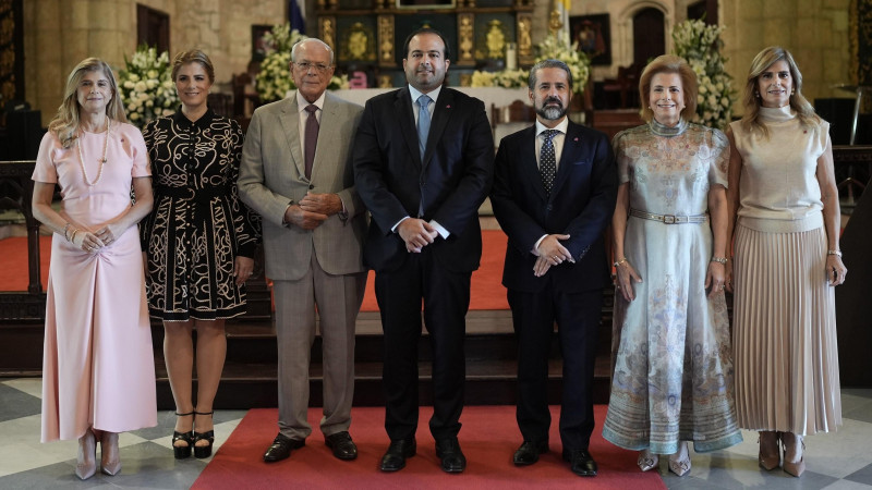 Pilar González, Aimee González, Octavio González Nivar, Alberto Bergés González, Giancarlo Sanguinetti, Patricia González y Jacqueline González.