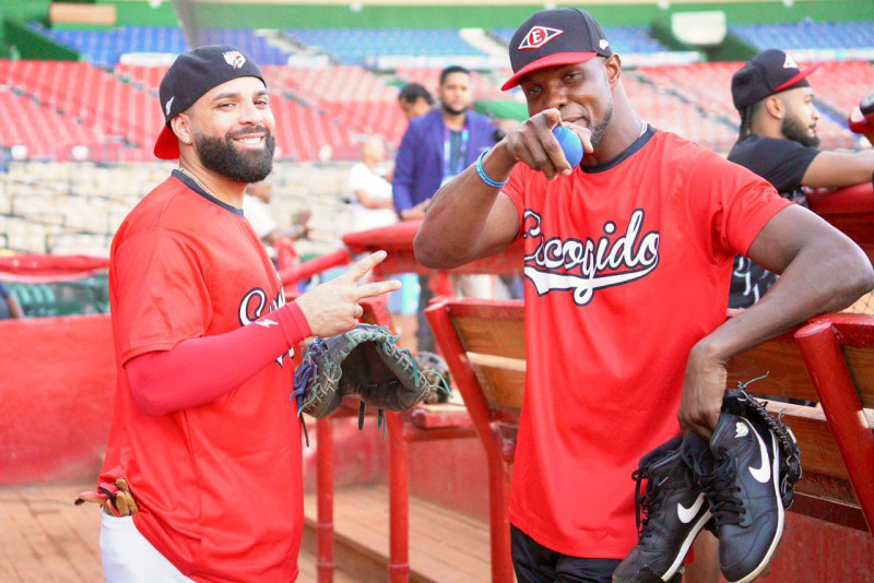 Michael De La Cruz (izquierda) y Radhamés Liz, refuerzos tomados en el Draft de Reingreso, practicaron este viernes..