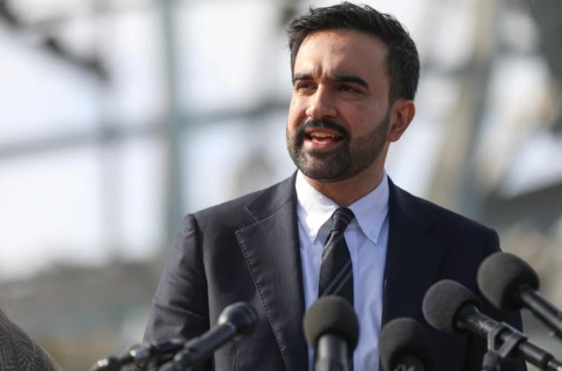 El alcalde electo de la ciudad de Nueva York, Zohran Mamdani, habla durante una conferencia de prensa en el distrito de Queens, Nueva York, el miércoles 5 de noviembre de 2025.