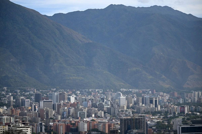 Vista de Caracas el 3 de enero de 2026, después de que las fuerzas estadounidenses capturaran al líder venezolano Nicolás Maduro.