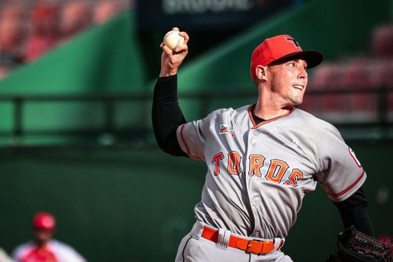 Aaron Sánchez fue seleccionado como el Lanzador del Año en la Lidom.