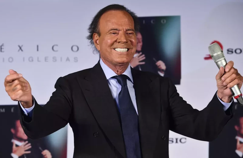 Julio Iglesias.