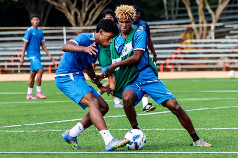 Integrantes del Cibao FC entrenan para su próximo partido en la liguilla de la LDF.