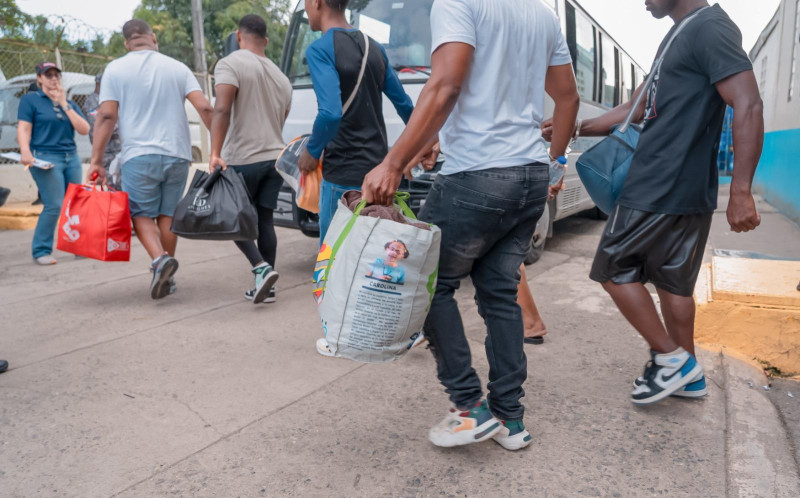 Trasladan a 400 presos de La Victoria a Las Parras y completan el 50% de la capacidad del primer módulo.