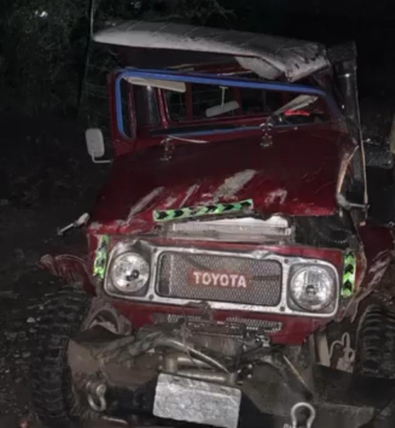 Foto del vehículo accidentado en El Manaclar, donde un agricultor y su hija perdieron la vida