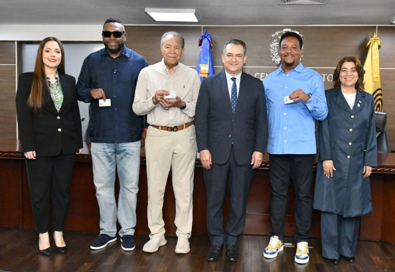 Los miembros del Salón de la Fama recibieron su nueva cédula