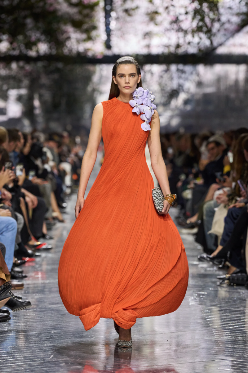 El poder del rojo: cuando la moda se convierte en un latido de vida