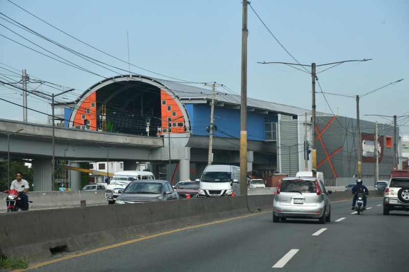 El ministro de la Presidencia, José Ignacio Paliza, informó que antes del 27 de febrero operará la nueva línea del metro de Los Alcarrizos.