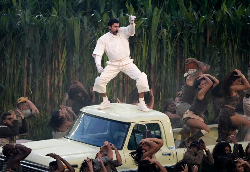 SANTA CLARA, CALIFORNIA - FEBRUARY 08: Bad Bunny performs onstage during the Apple Music Super Bowl LX Halftime Show at Levi's Stadium on February 08, 2026 in Santa Clara, California.   Thearon W. Henderson/Getty Images/AFP (Photo by Thearon W. Henderson / GETTY IMAGES NORTH AMERICA / Getty Images via AFP)