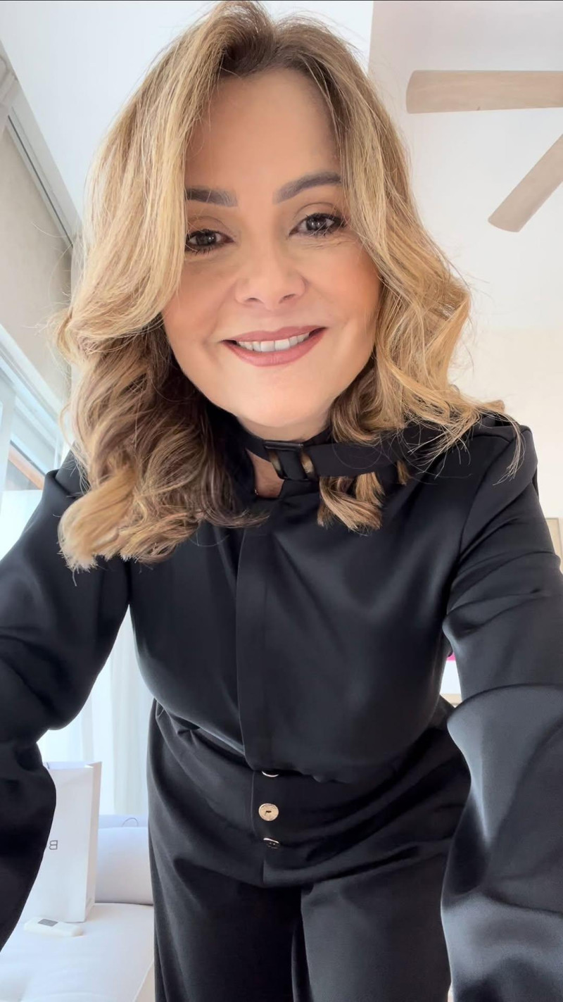 Nuria Piera rechaza discusión entre Tania Báez y Luisin Jiménez sobre las mujeres de 60 años.