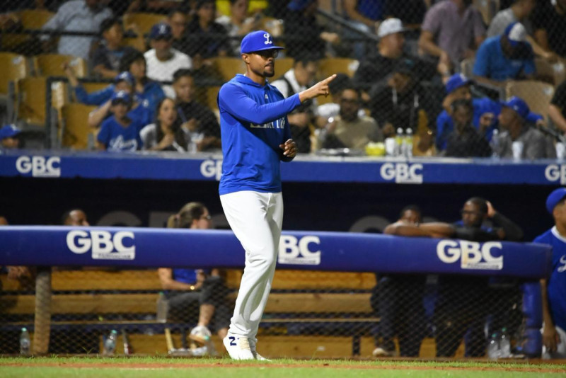 Gilbert Gómez seguirá al frente de los Tigres del Licey.