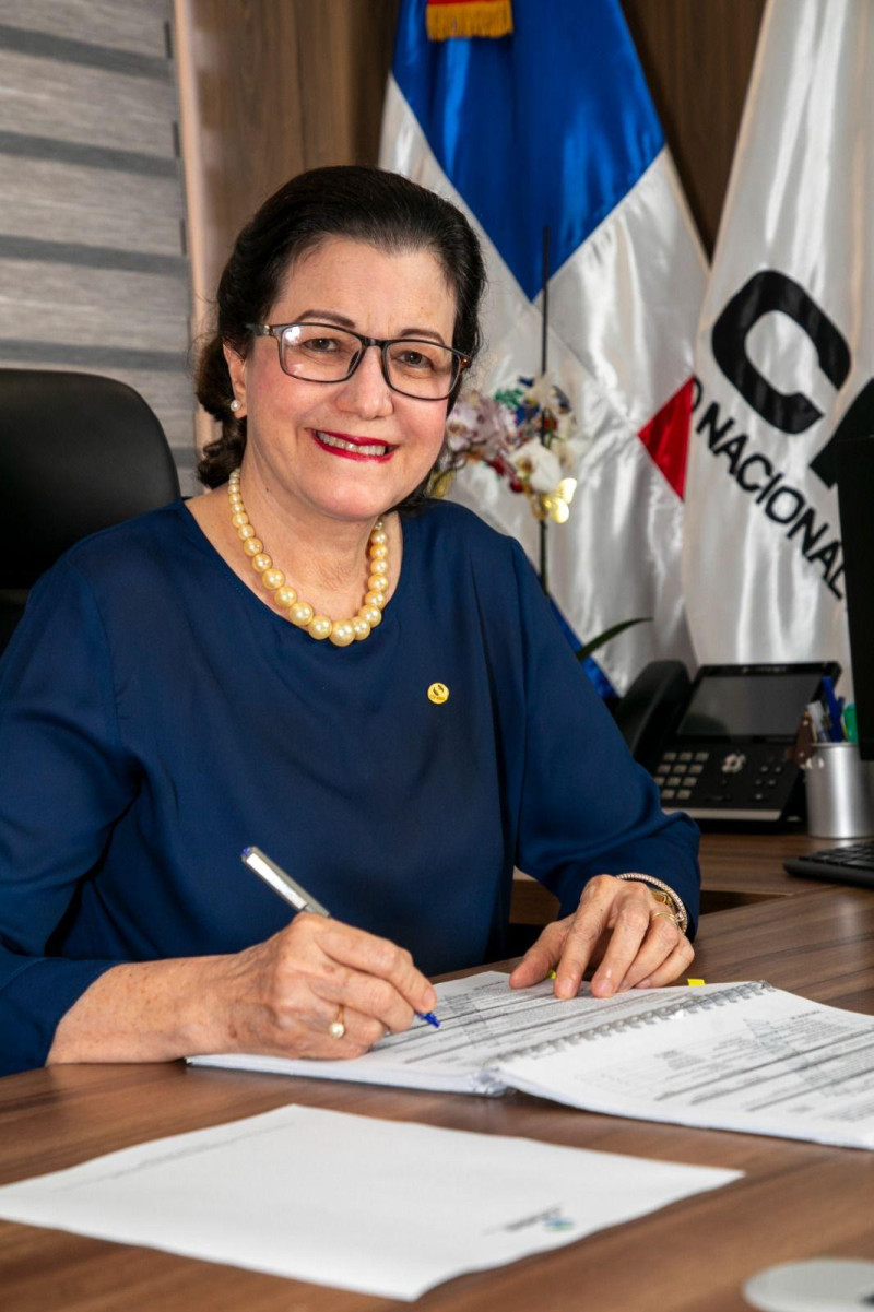 Aura Celeste Fernández, gerente general del CNSS.