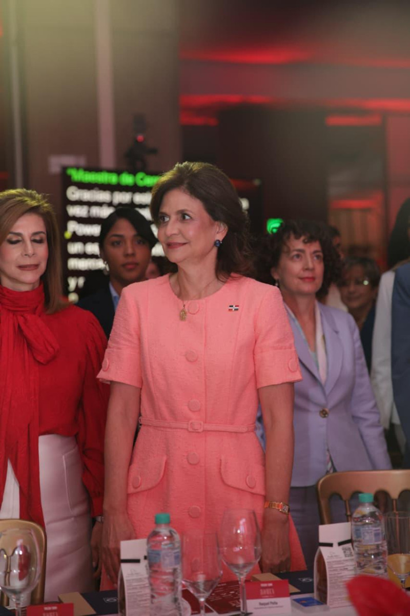 Exhortó a los dominicanos a estar tranquilos ante cualquier pronóstico generado por el conflicto en Irán.