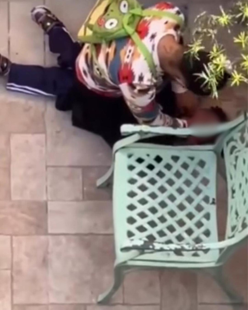 Maestra de un centro educativo agrede a menor obligándola a comer.