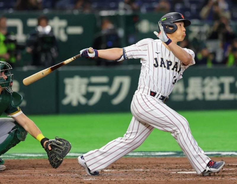 Masataka Yoshida, conectó un jonrón de dos carreras en la parte baja de la séptima entrada que resultó ser el golpe decisivo