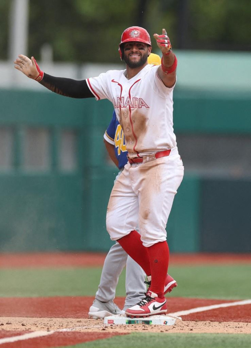 Abraham Toro remolcó una de las carreras para Canadá frente a Puerto Rico en el partido del Clásico Mundial de Béisbol, el 10 de marzo de 2026, en San Juan.