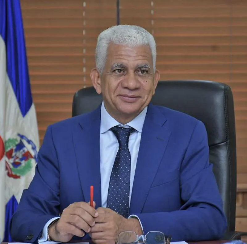 Ricardo de los Santos, presidente del Senado, apoya la iniciativa de Listín Diario.