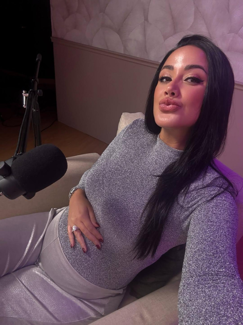 Larimar Fiallo da a luz a su hija Elena.