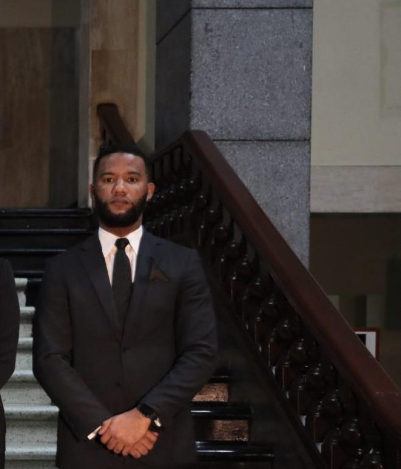 Fiscal Aurelio Valdez Alcántara, acusado de “gestionar y recibir la entrega controlada de diez mil dólares de una persona bajo investigación”.