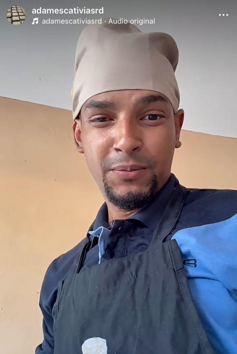 Gregory Adames, exempleado del Jet Set, agradece por el respaldo a su negocio de empanadas