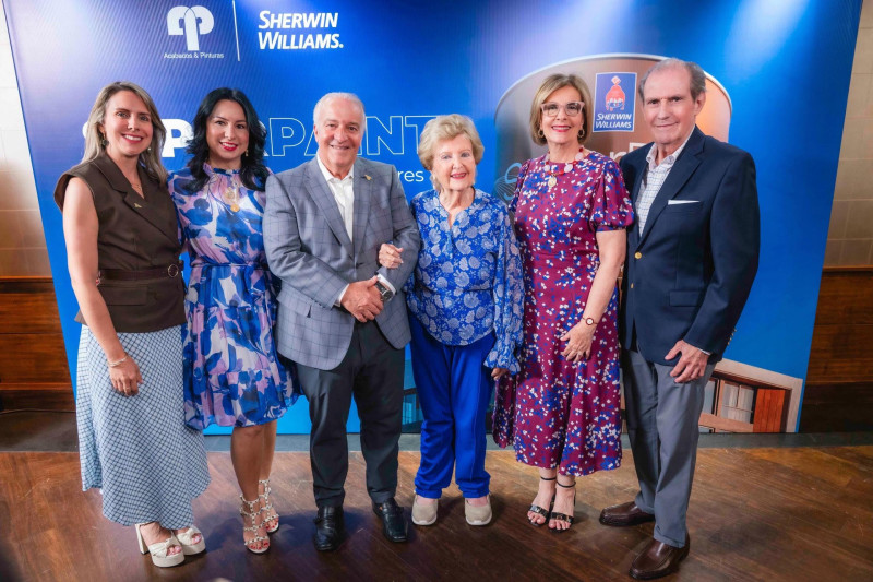 Raquel Defilló de García, Sandy Pou de Fernández, Miguel Angel Fernández Elmúdesi, Mercedes Elmúdesi de Fernández, Lourdes Fernández de Defilló y Guillermo Defilló