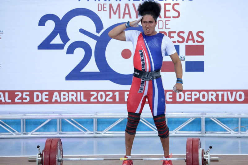 Yudelina Mejía Peguero  ingresó al deporte de levantamiento de pesas en búsqueda de un nombramiento en la Policía Nacional.