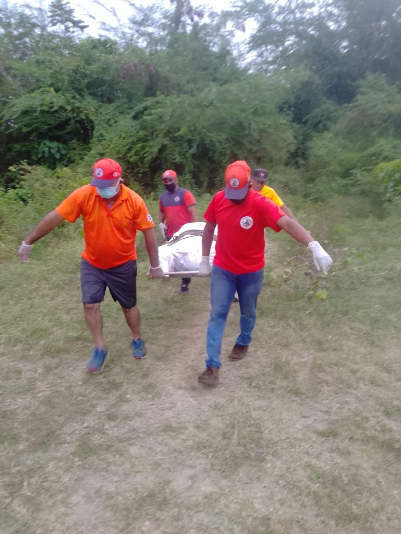 Cadáver encontrado por las autoridades en el río Yaque del Norte,Santiago.