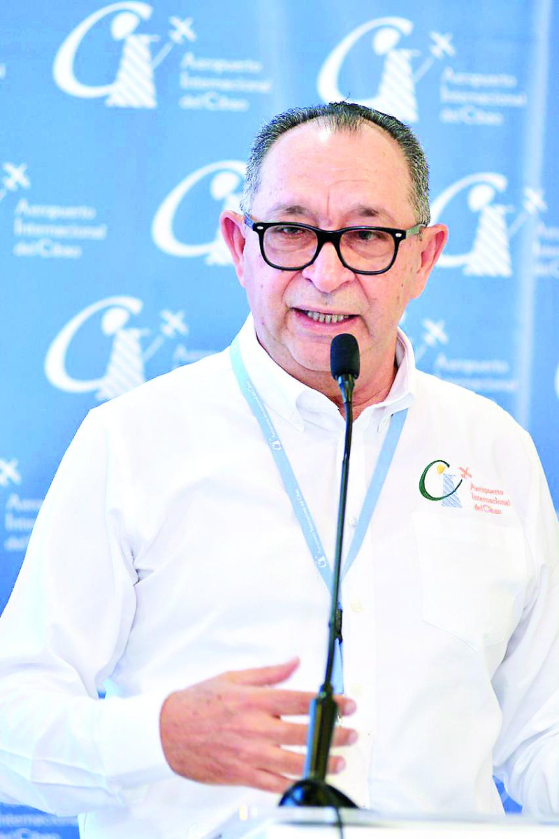 Teófilo Gómez, administrador del aeropuerto.
Teófilo Gómez, administrador del Aeropuerto Internacional del Cibao.