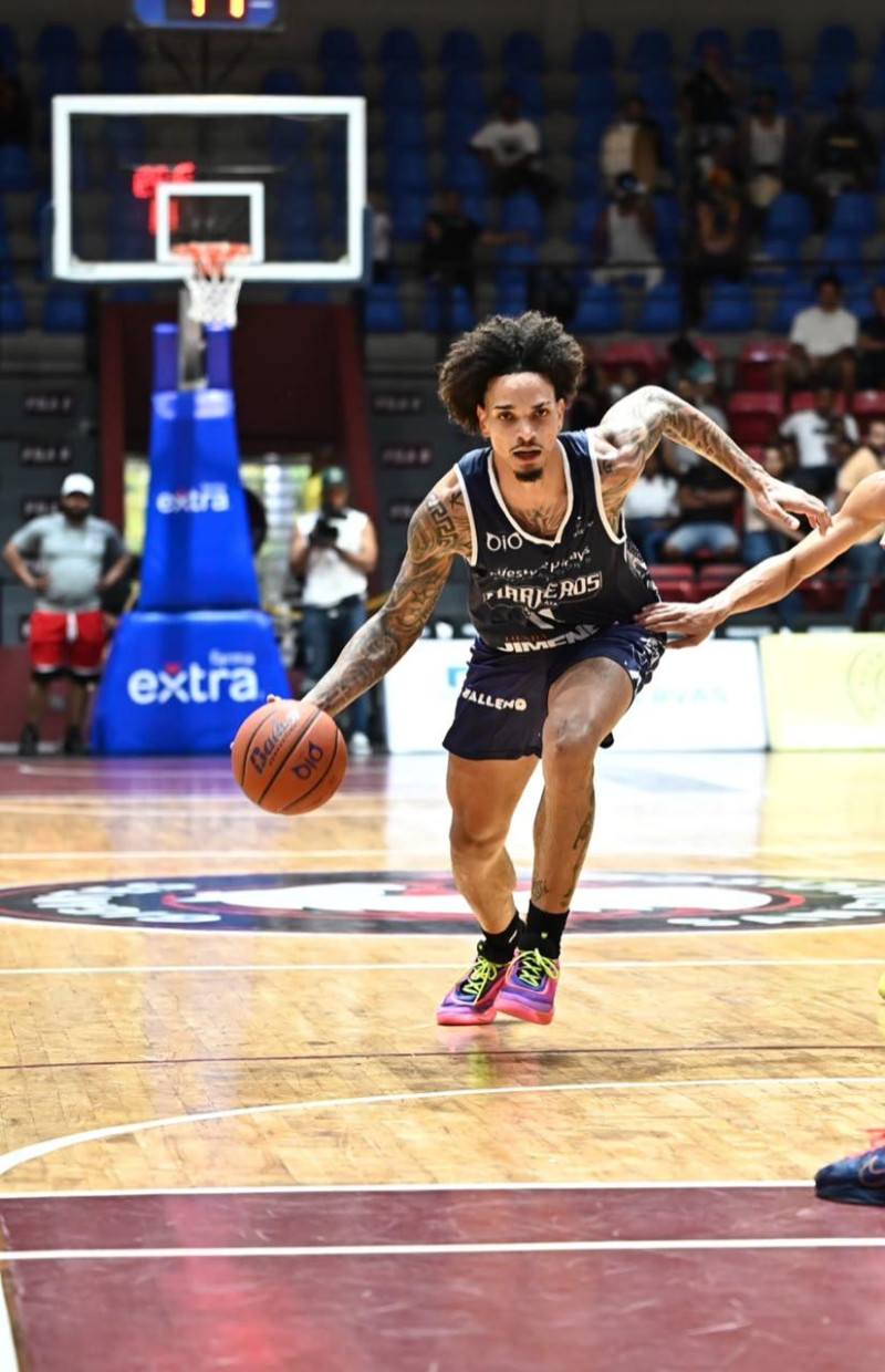 Anderson García realizó su quinto triple doble de la temporada en la victoria de los Marineros sobre los Leones en la LNB, el 22 de mayo de 2026.