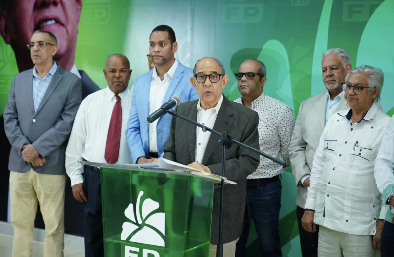 Mariano Germán, secretario de Obras Públicas de la Fuerza del Pueblo.