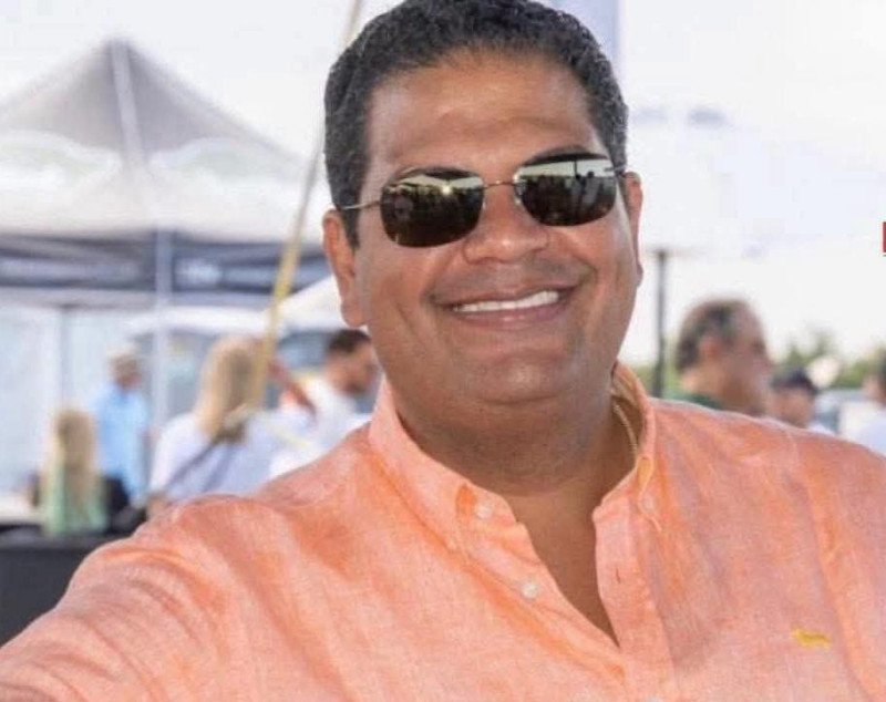 Juan Salvador Toribio Mejía, de 45 años, teniente coronel del Ejército de la República Dominicana, falleció tras caer desde el cuarto nivel del edificio Botánica del residencial West Villa Village de Verón Punta Cana.