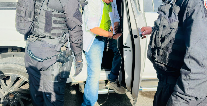 Entrega de dominicano señalado por narcotráfico por parte de autoridades dominicanas a Estados Unidos.
