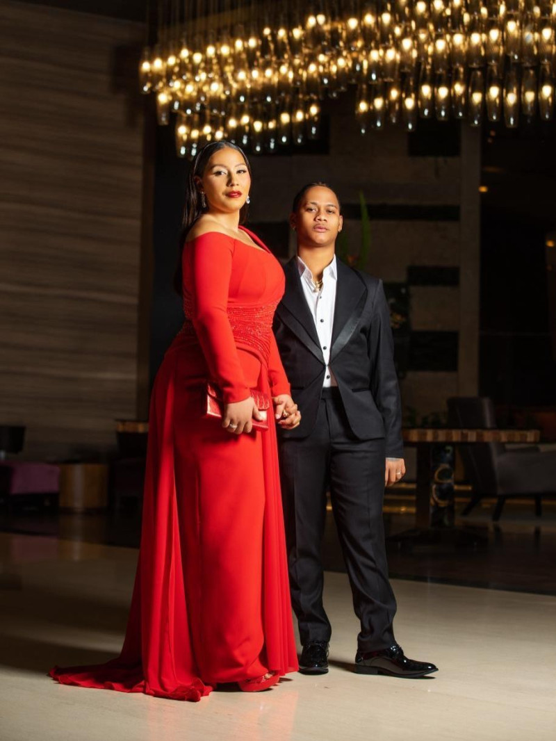 Dalvin La Melodía junto a su esposa Corayma Fajardo.