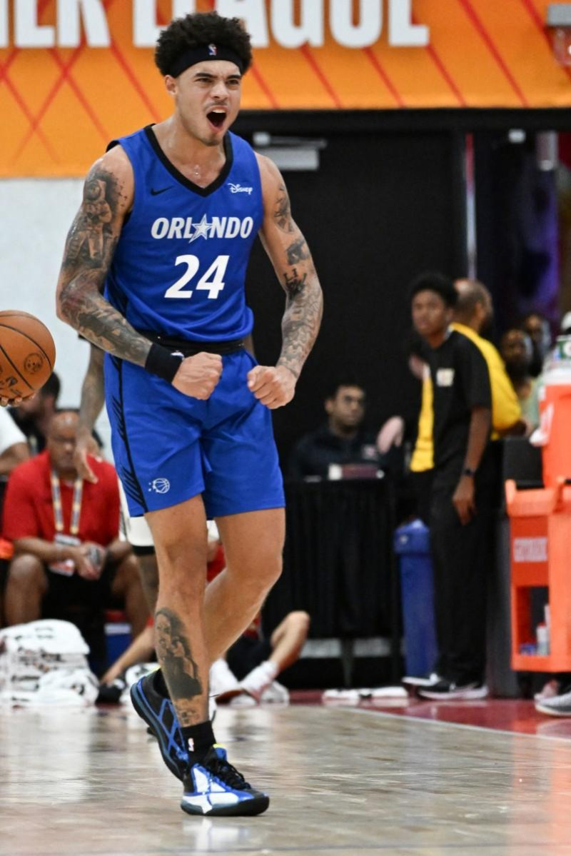 Lester Quiñones, de Orlando, reacciona durante el partido frente a Portland, en la Liga de Verano de Las Vegas del baloncesto de la NBA.