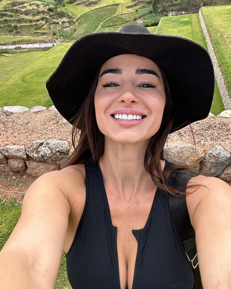 La influencer brasileña destacó la alegría y la calidez de los dominicanos.