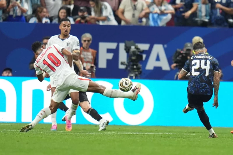 Enzo Fernández, de Argentina, empata el marcador de la semfinal mundialista ante Inglaterra, el 15 de julio de 2026 en Atlanta.