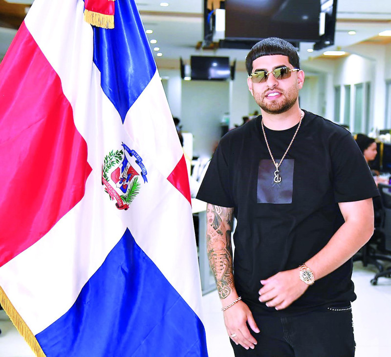 El músico y productor puertorriqueño Frabián Elí durante su visita a Listín Diario.