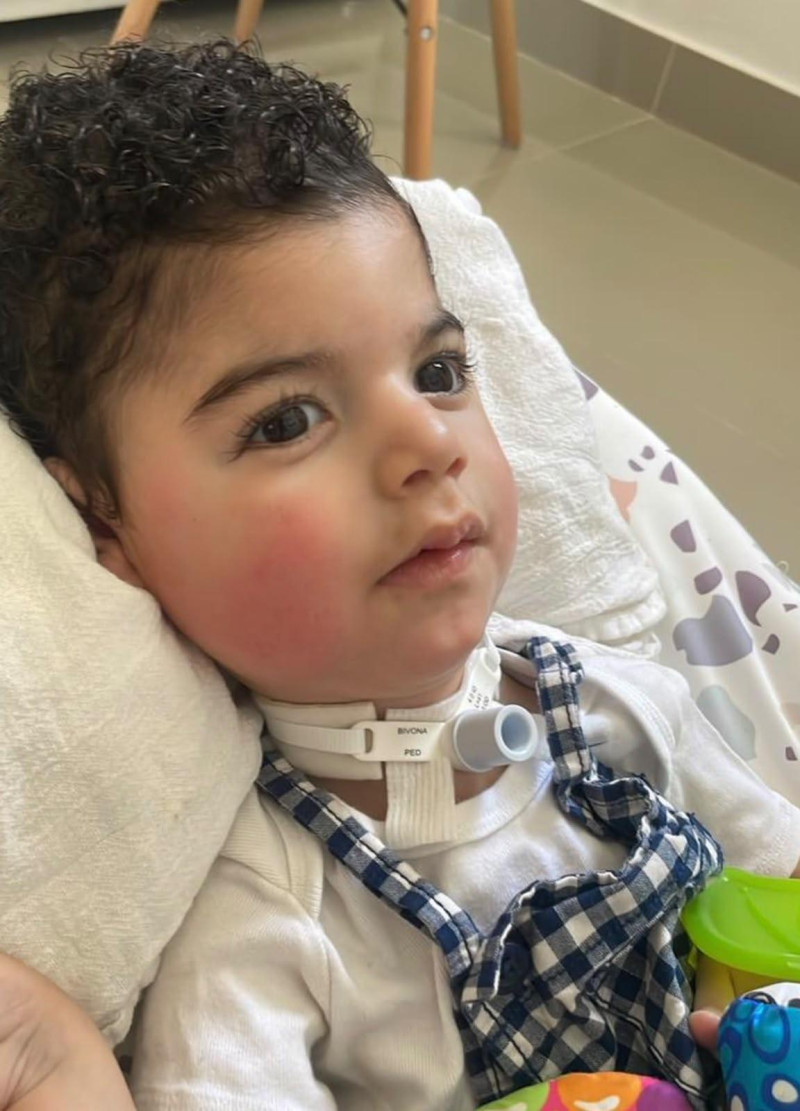 Dayron recibe primera dosis del medicamento