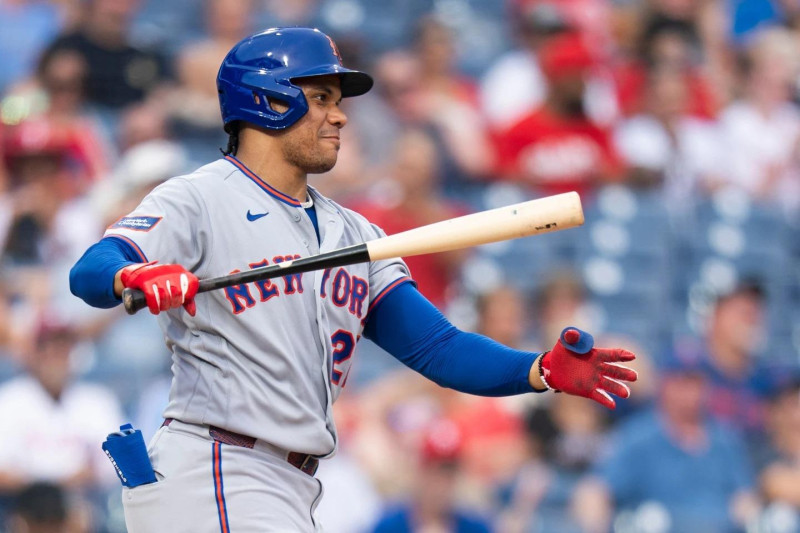 Juan Soto, estrella de los Mets, es ponchado en un anterior partido contra los Filis.