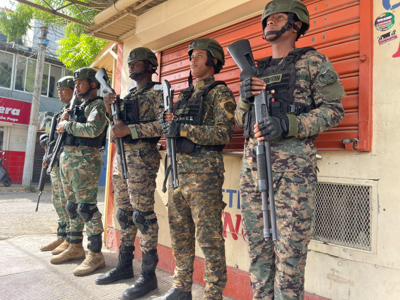 Navarrete bajo vigilancia policial en medio de paro de 48 horas convocado por organizaciones populares.