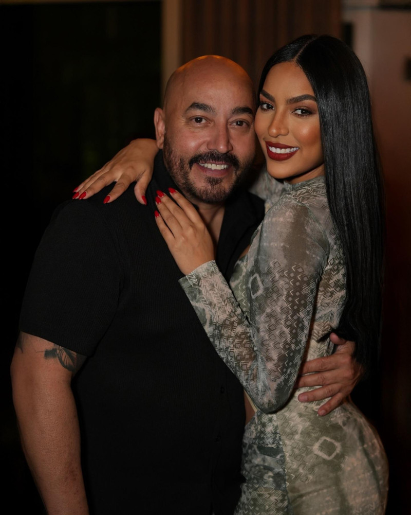 Lupillo Rivera y Taina Pimentel.