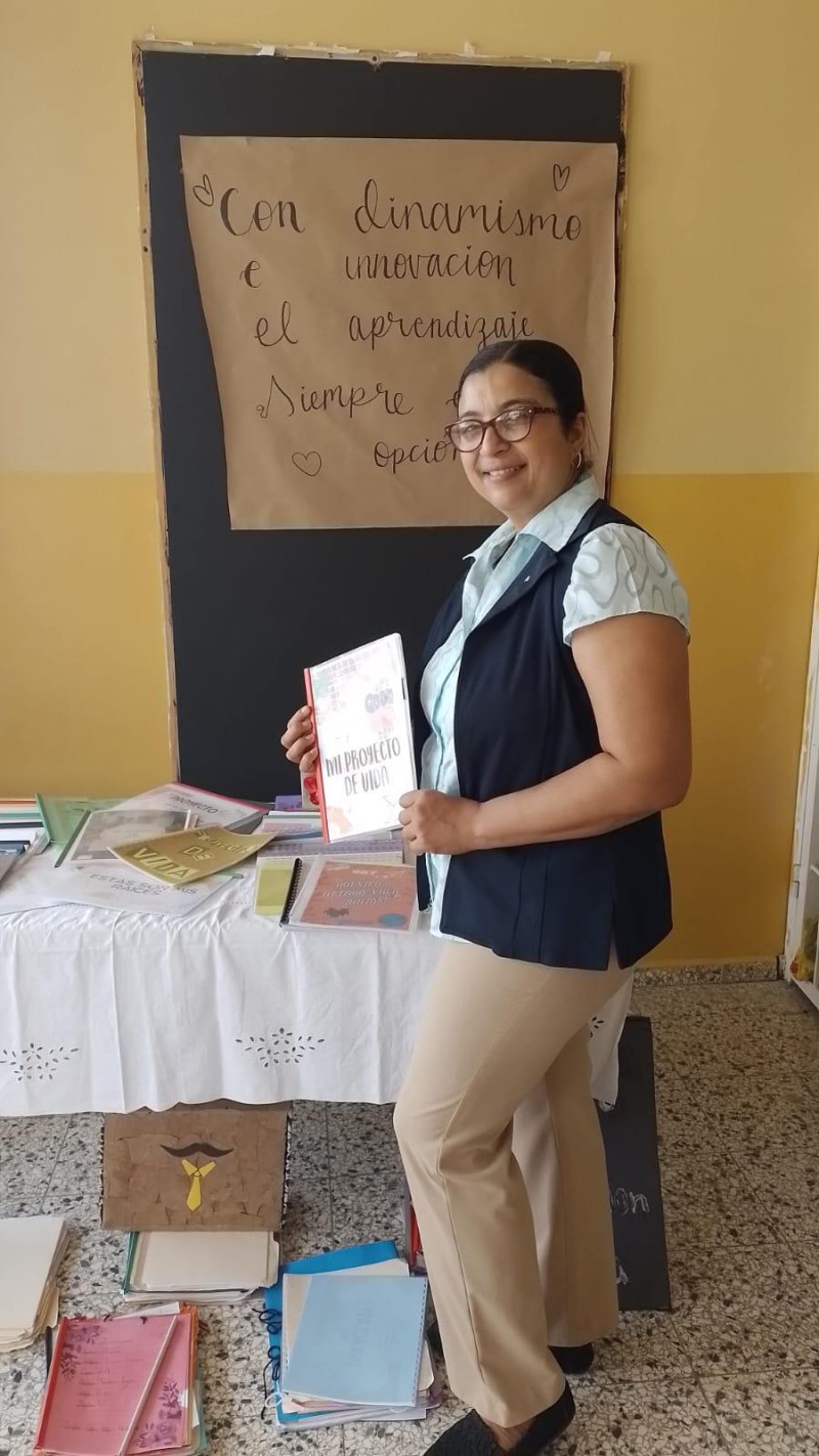 “Yo ya tenía el cáncer y no lo sabía”, dice la maestra Anny Morrobel, quien necesita apoyo para su tratamiento.