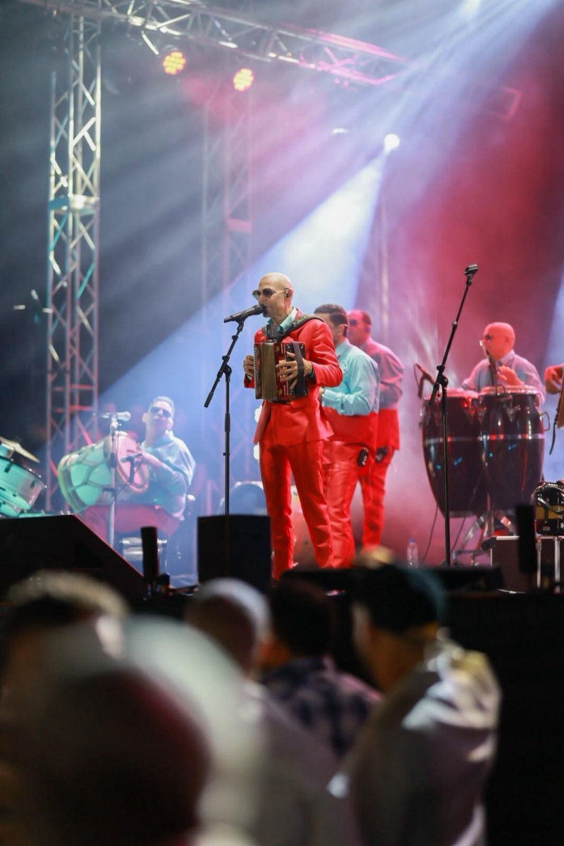 Krency García "El Prodigio" protagonizó dos noches de merengue típico junto a la Súper Banda.