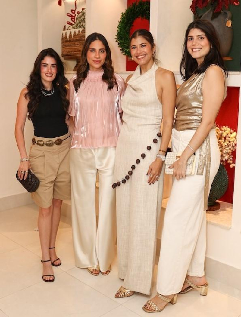 Marcelle Lama, Katherine Collado, Beatriz Abud y Rosa Valdez Abud.