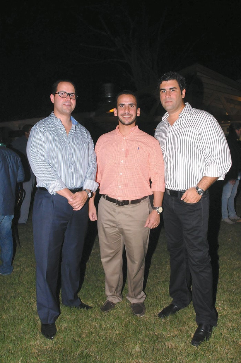 Leo Reyes, Manuel Abbott y Salomón González.