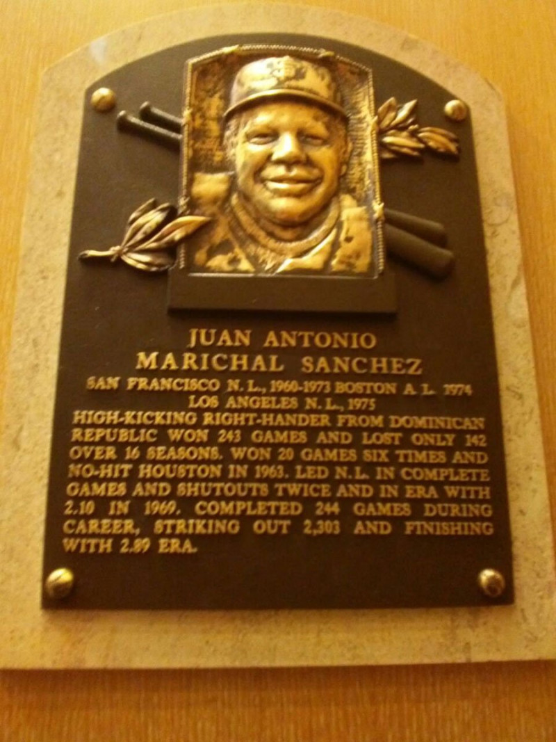 La placa alegórica a la presencia de Juan Marichal, el primer dominicano que ingresó al Salón de la Fama.