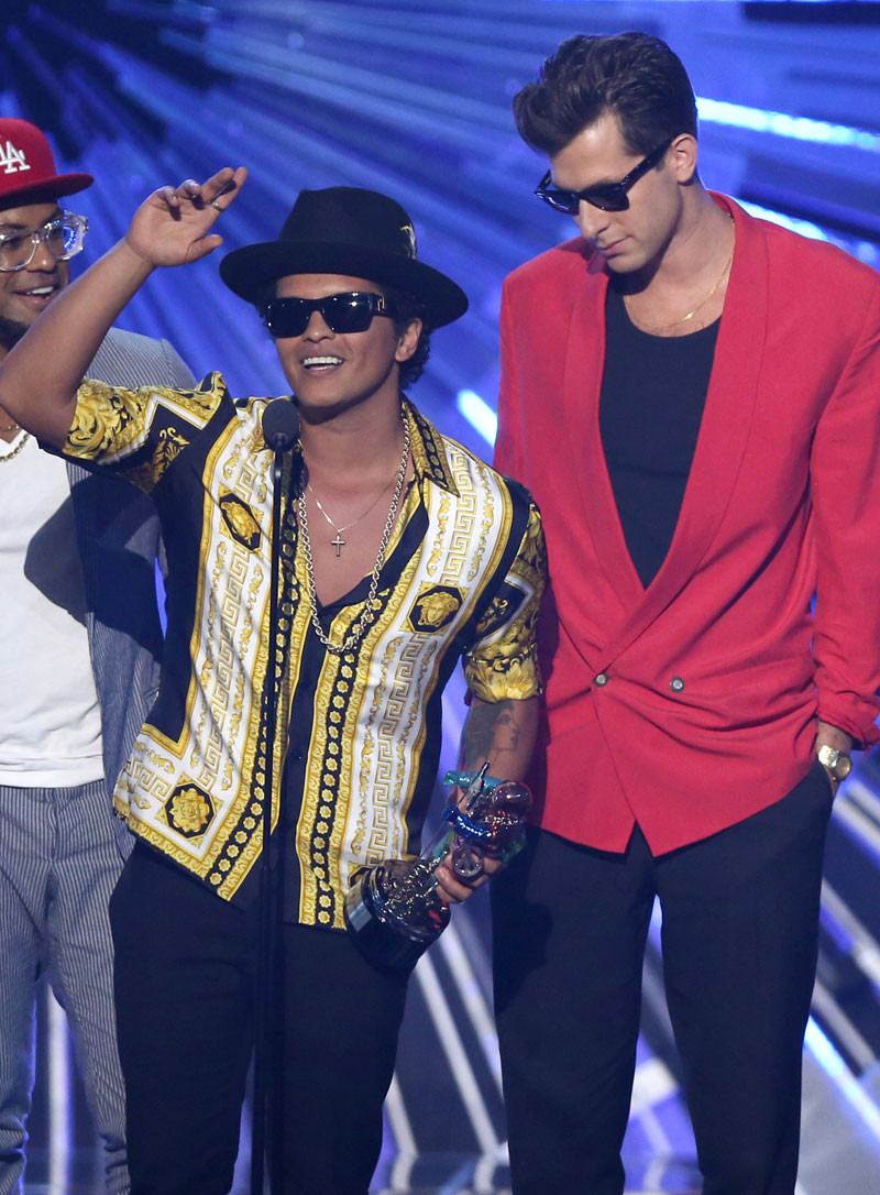 Bruno Mars. Ganó Mejor Video Masculino por Uptown Funk