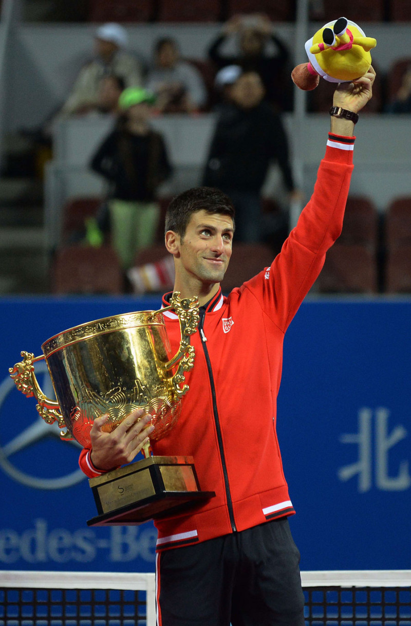 Serie. El número uno del mundo, Novak Djokovic, se impuso de la forma más cómoda a Rafael Nadal, quien esta vez no tuvo el espíritu guerrero de otros tiempos.