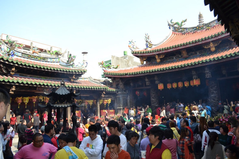 Fervor. El imponente templo Mazu, en la calle Zhongshan, es el más visitado de Lukang. Conserva importantes reliquias religiosas. Yaniris López