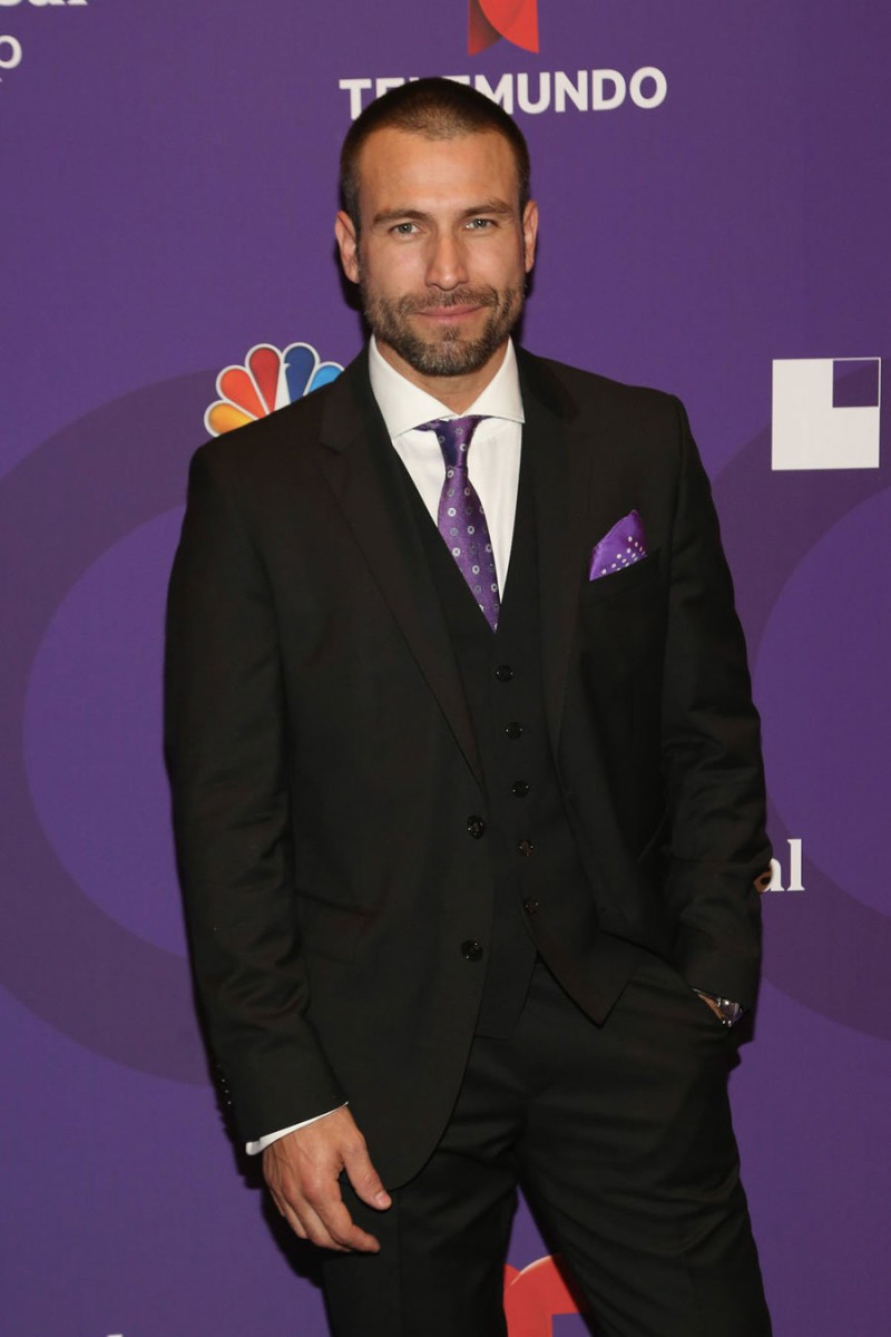 Actor. Rafael Amaya regresó de la muerte y ayer se informó que salió de vacaciones. El intérprete de “El señor de los cielos” fue internado de emergencia tras una supuesta sobredosis.